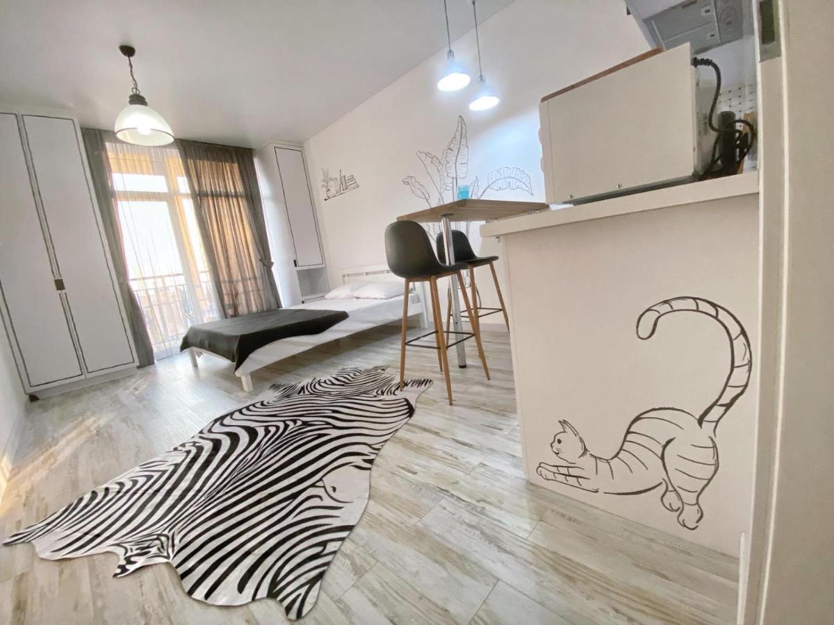 Kikasso Art Odessa Apartment
